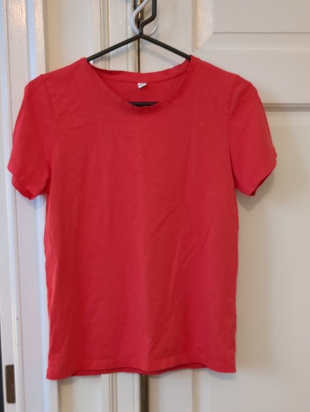 Uniqlo Women's T-shirt Tee XS Coral Pink Short Sleeve Crew Neck